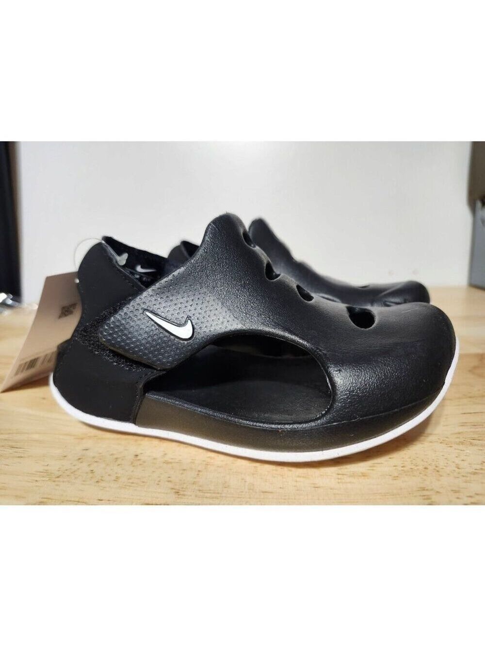 10c Nike black watershoes